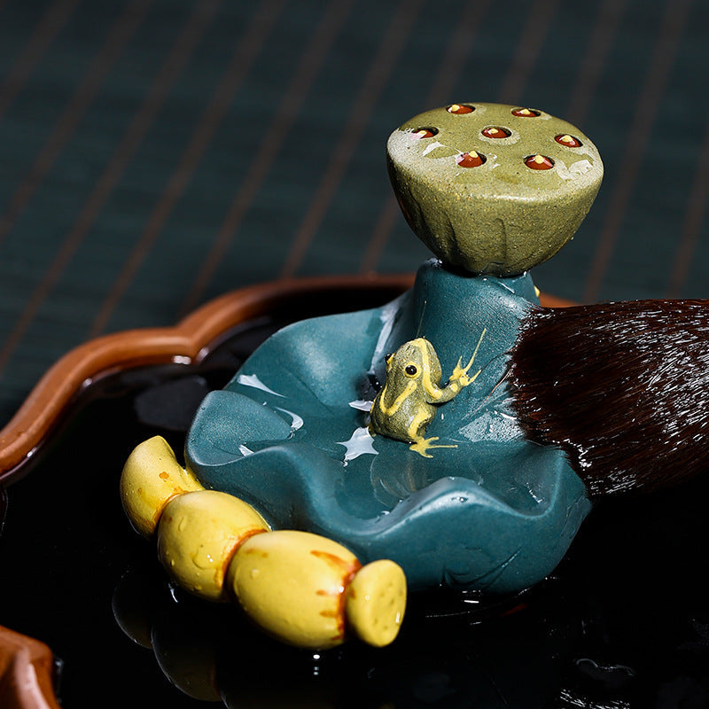 Handmade Yixing purple sand frog lotus leaf tea pet decoration for tea set gift.