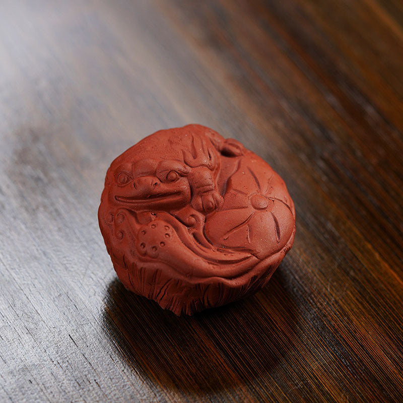Handmade Yixing purple sand frog tea pet sculpture, unique creative gift, perfect for tea table decor or collectors.