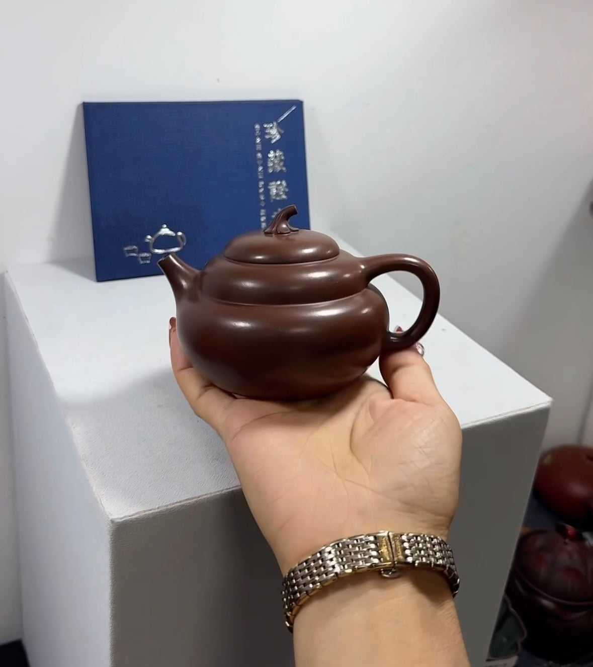 这泥真润泥【葫芦壶】薄胎很轻 极品文革老紫泥·容量 220cc