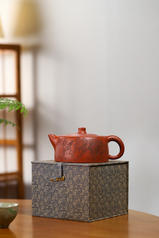 【天际】证书持壶照配套齐全 吴菊凤(国家级高级工艺美术师)