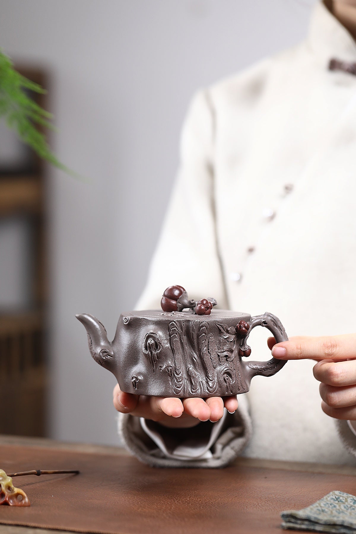 蒋艺华大师《硕果壶》家传原矿极品天青泥·250cc紫砂七老花器泰斗“蒋蓉”爱女