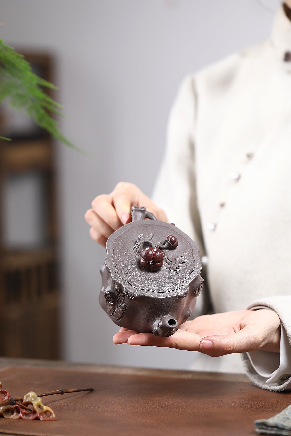 蒋艺华大师《硕果壶》家传原矿极品天青泥·250cc紫砂七老花器泰斗“蒋蓉”爱女