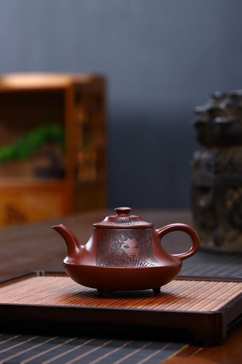 【云炉】 制壶万庆元(国家级高级工艺美术师)原矿龙血砂230CC