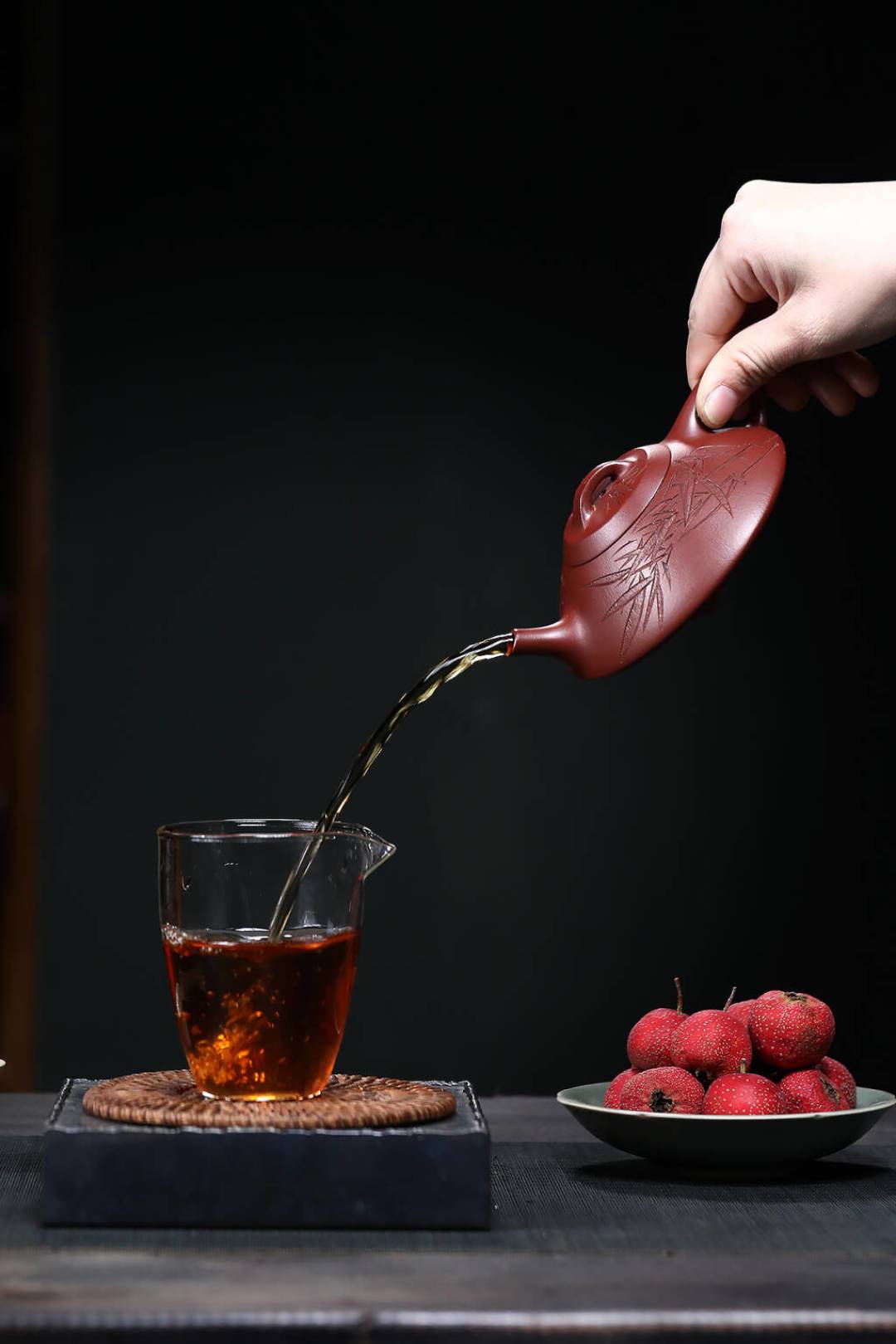 【合瓢】极品龙血砂料160cc、壶身透转刻绘《竹影》