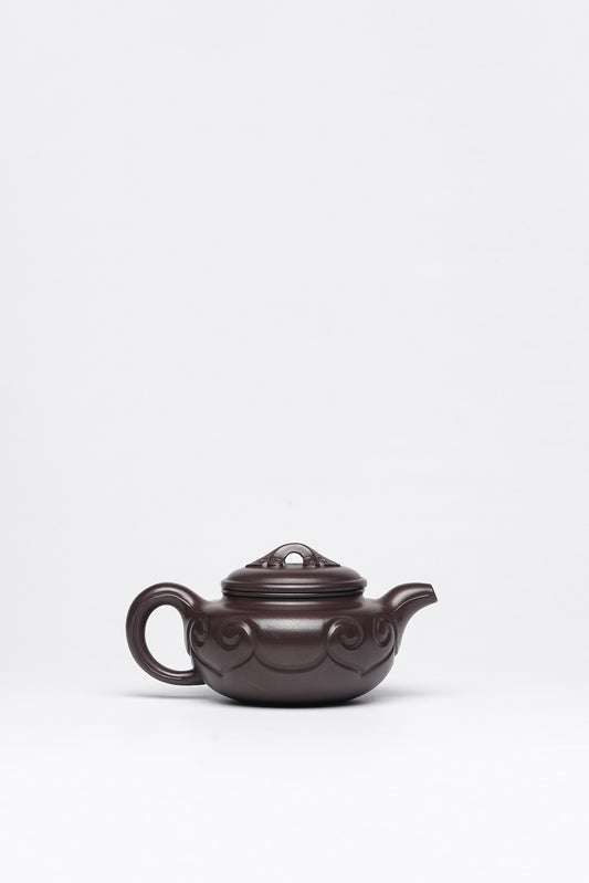 【壶名】仿古如意 【泥料】极品紫泥 【容量】240cc