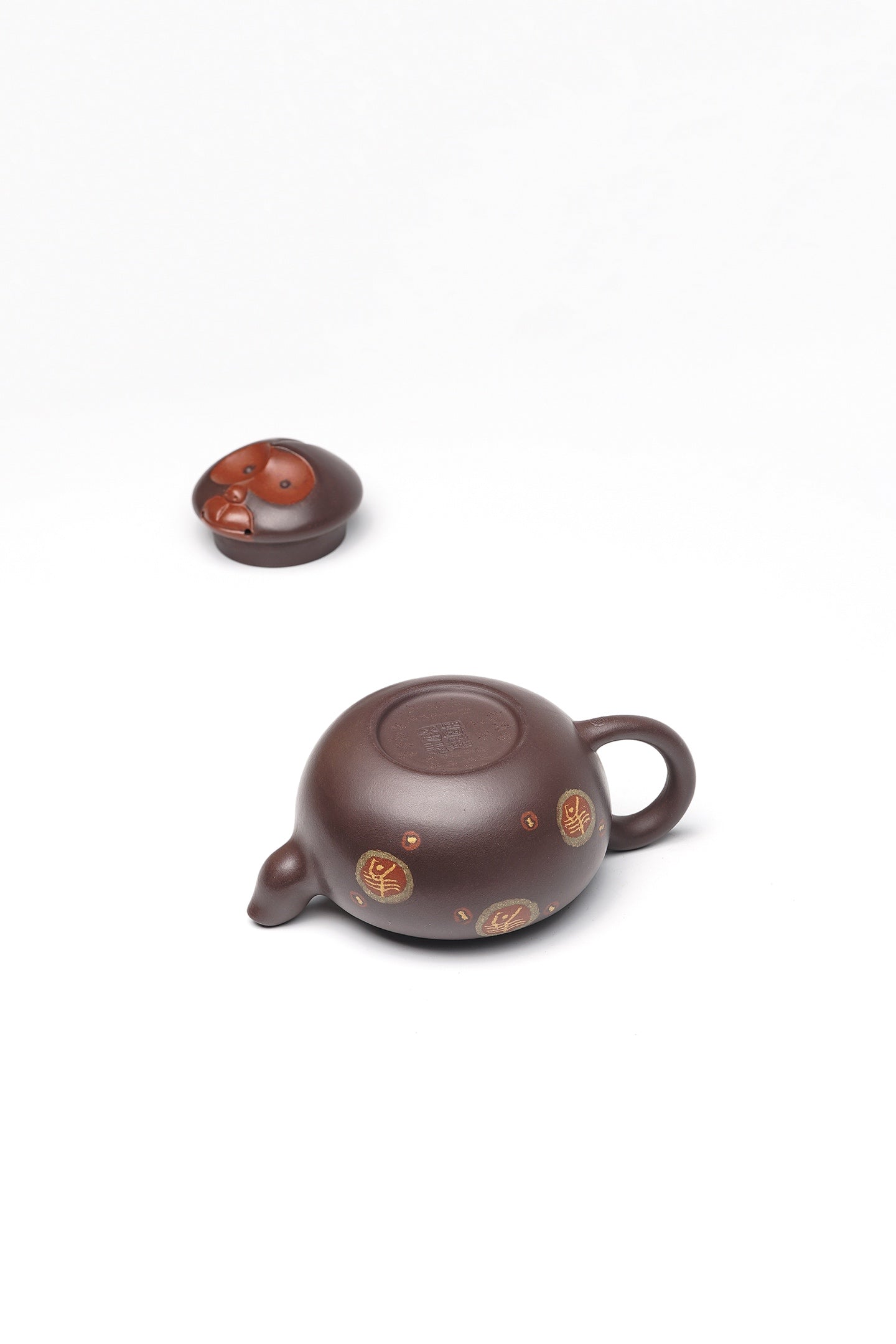 【壶名】金猴纳福 【泥料】极品紫泥 【容量】240cc