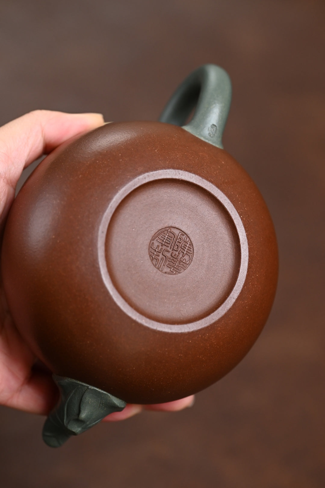 『蛙趣』一壶四杯 原矿紫泥·容量360cc·14孔出水·陈华军(国家级工艺美术师)