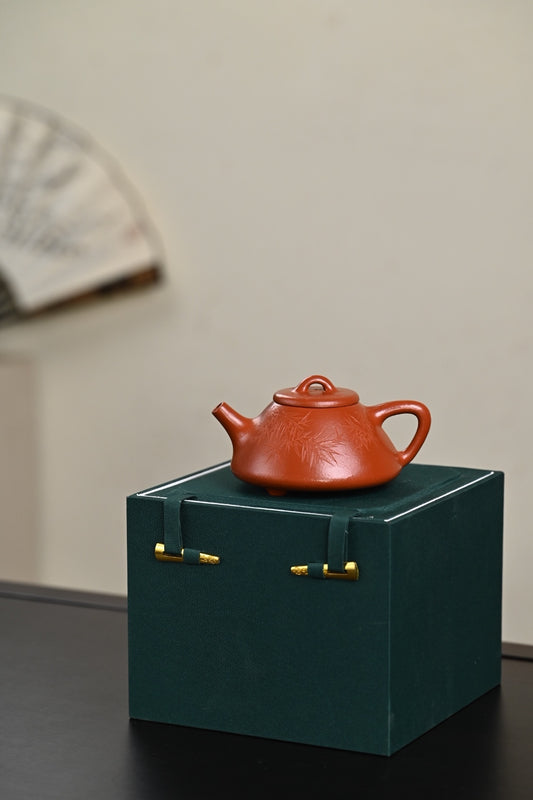 『子冶石瓢』 极品皱皮朱泥·容量220cc·14孔出水·陈华军(国家级工艺美术师)
