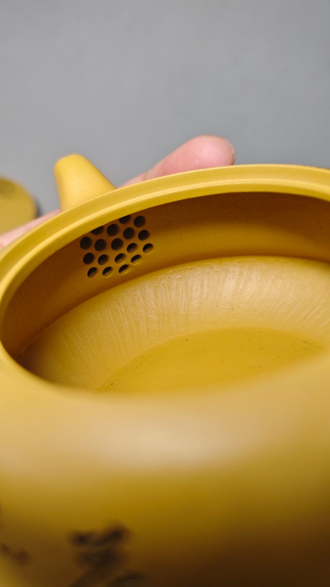 【曲壶】制壶汤莉(国家级工艺美术师) 泥料原矿黄金朱泥 容量 孔数20孔