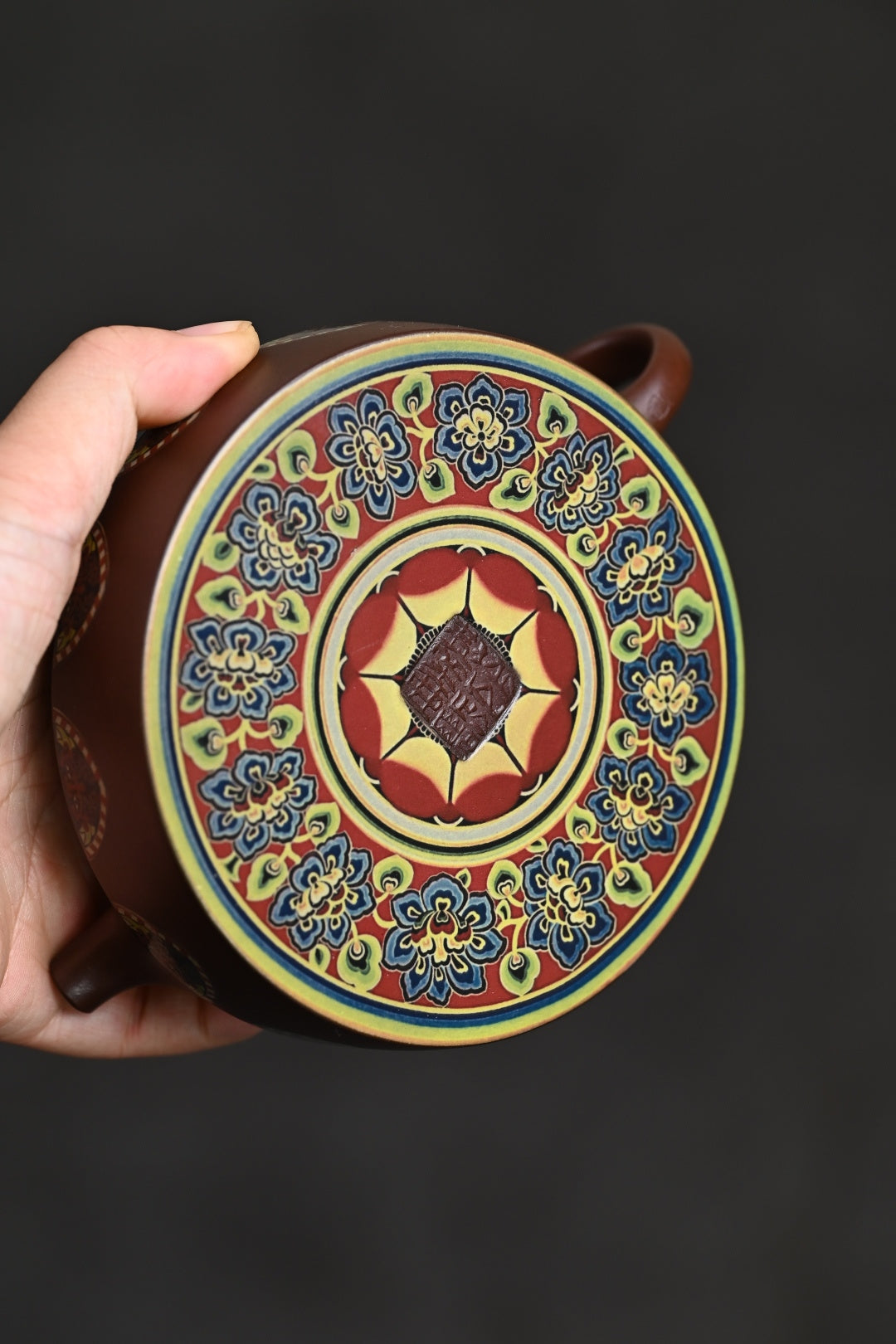 『古卣华亭』 一厂老紫泥·容量290cc·9孔出水·王岳龄·国家级正高级工艺美术师(双研高)