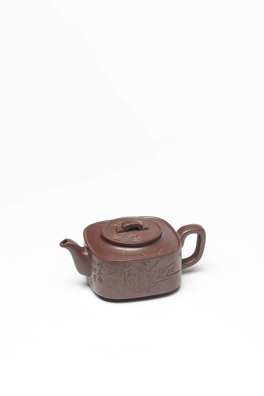 戴静波【壶名】均玉 【泥料】极品底槽清 【容量】320cc