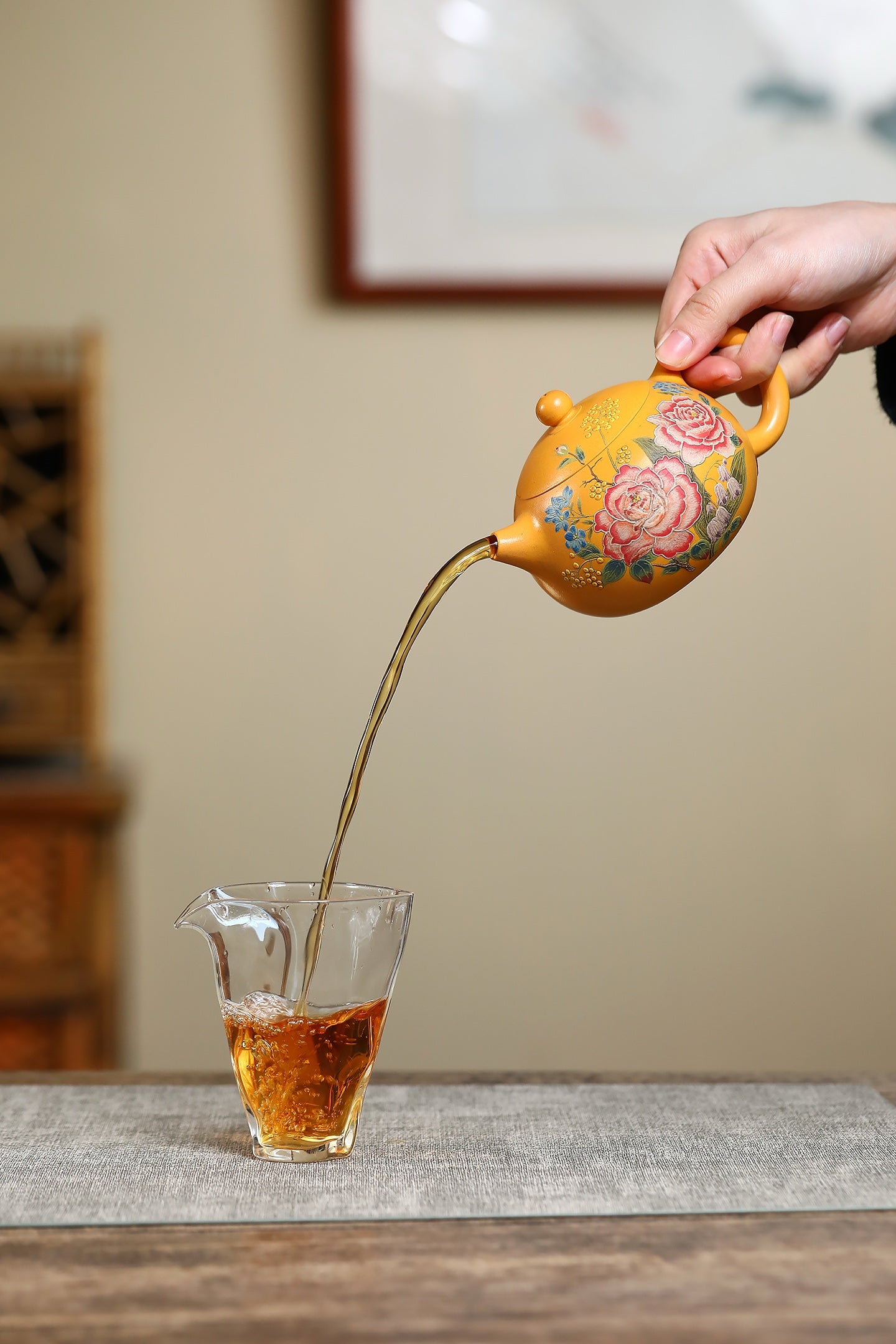 【西施】 作者 陈未红 泥料 琥珀蜜蜡黄 容量 260cc