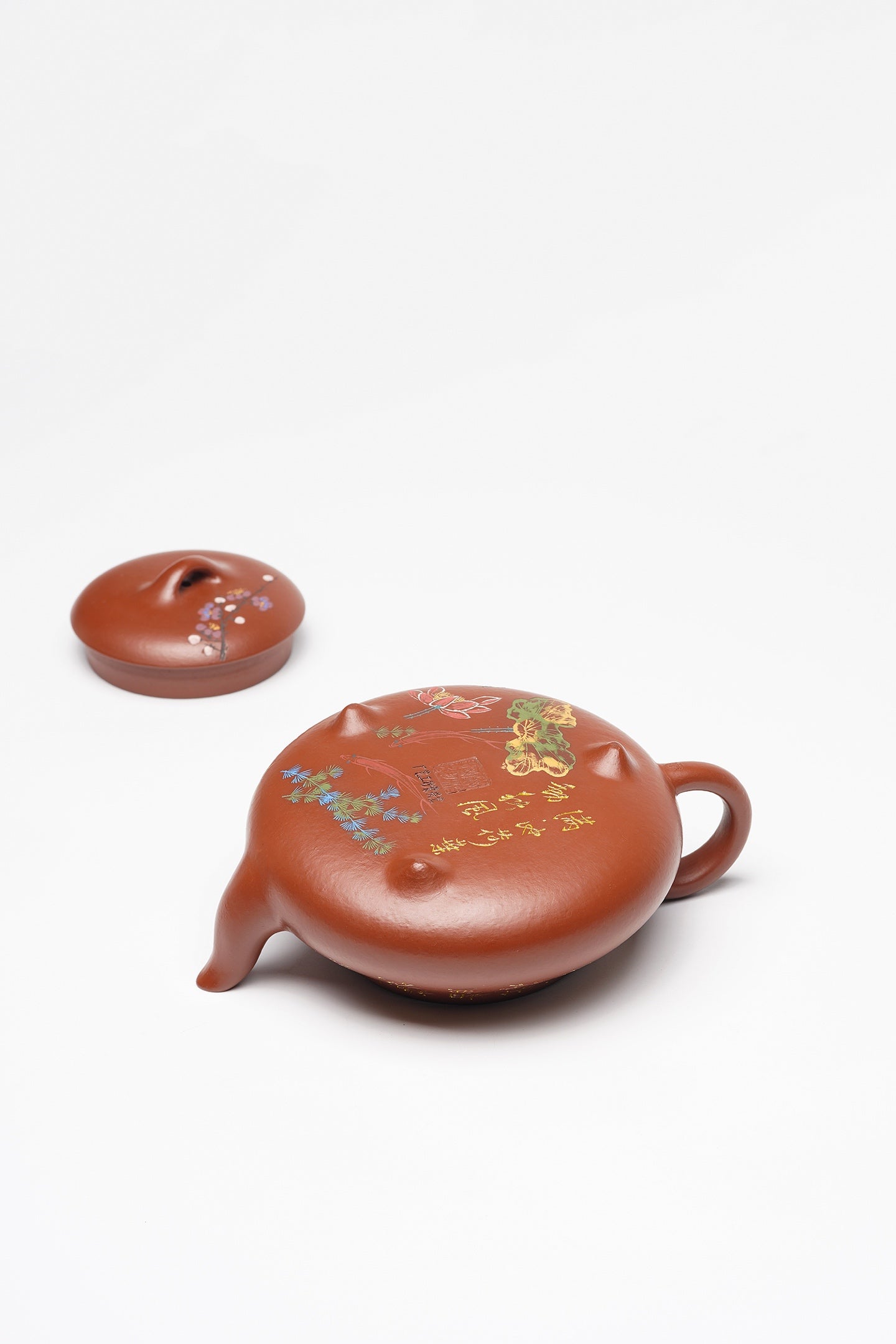 戴静波 师从中国工艺美术大师吕尧臣 【壶名】汉棠石瓢 【泥料】极品龙山朱砂 【容量】280cc