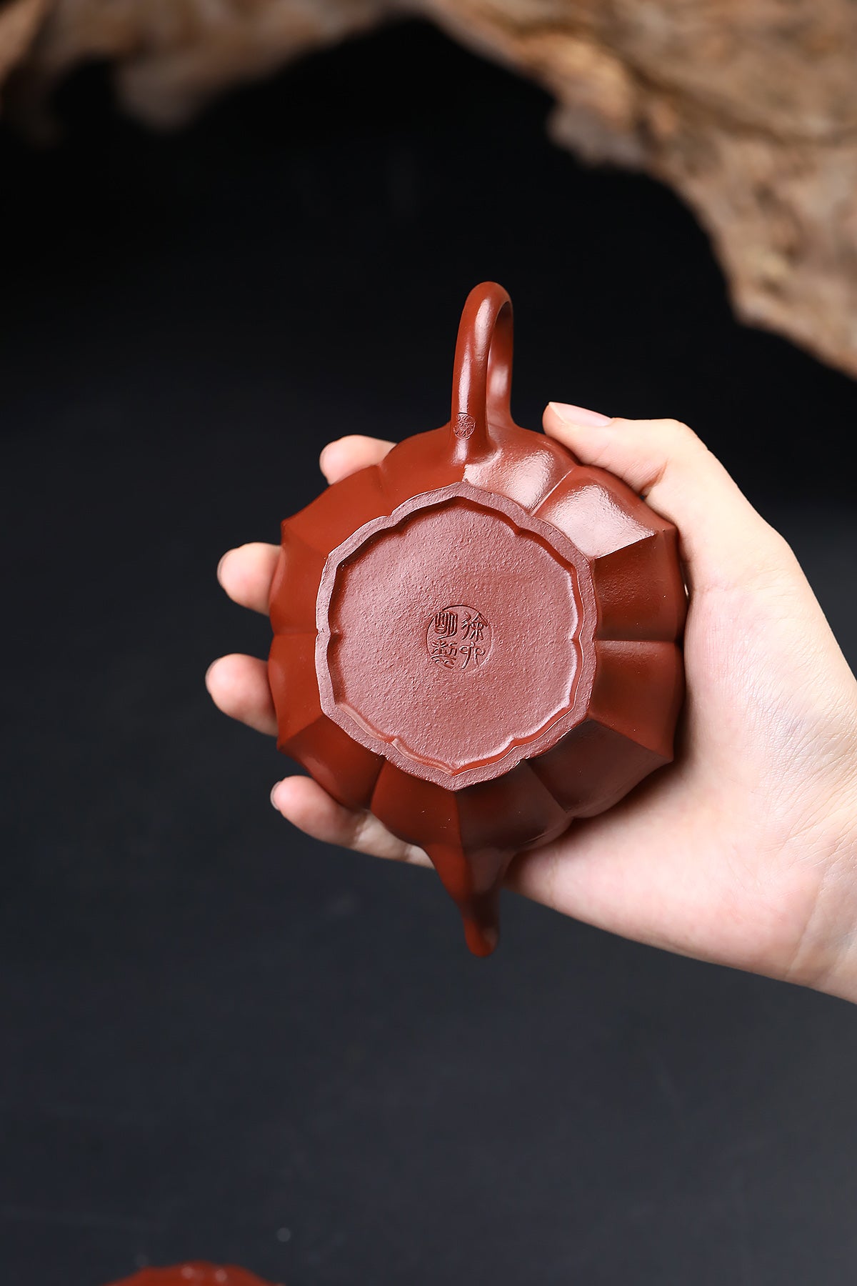 精品推荐【菱花宫灯】 原矿大红袍泥(稀少,珍贵)150cc 徐六明 国家级工艺美术师