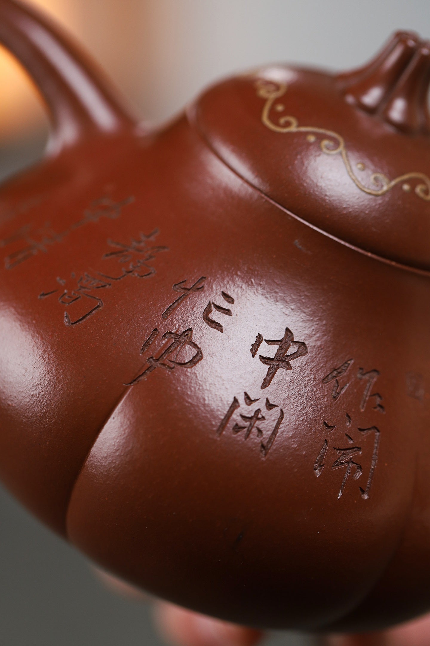 重器推荐《匏瓜壶》 泥料:曼生红泥 容量:360cc 陈小听(当代壶艺泰斗、从艺68年)