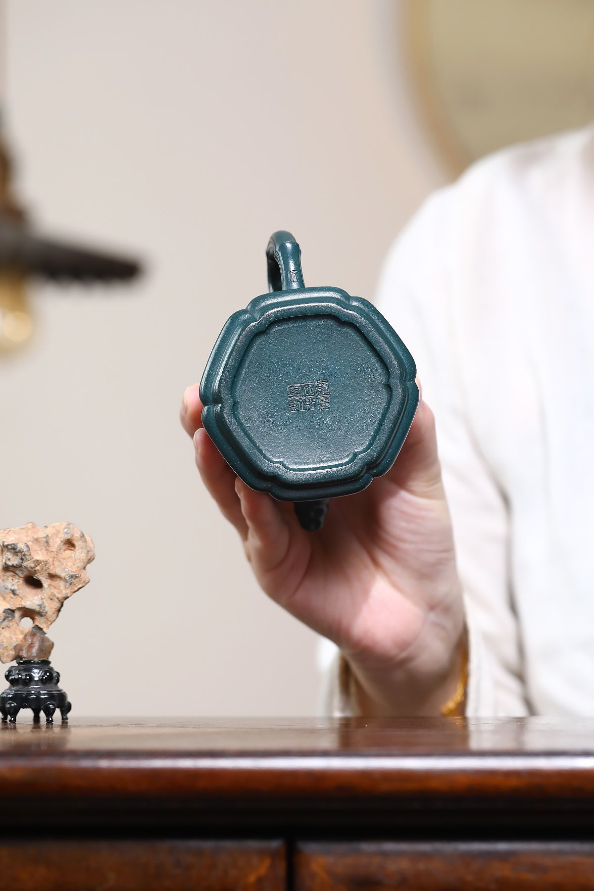 紫砂七老任淦庭嫡孙 紫砂泰斗任仲光之子 六方隐角竹鼎 200cc 泥料 早期一厂老绿泥