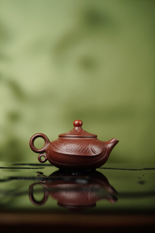 邱爽 | 范泽锋高徒·省大师紫砂潜力重器【年年有余壶】原矿优质老紫泥·220cc