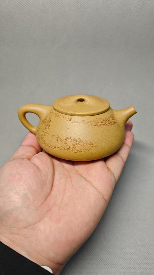 【景舟石瓢】 制壶:焦亚强 (国家级工艺美术师) 泥料:原矿黄段泥 容量:170cc