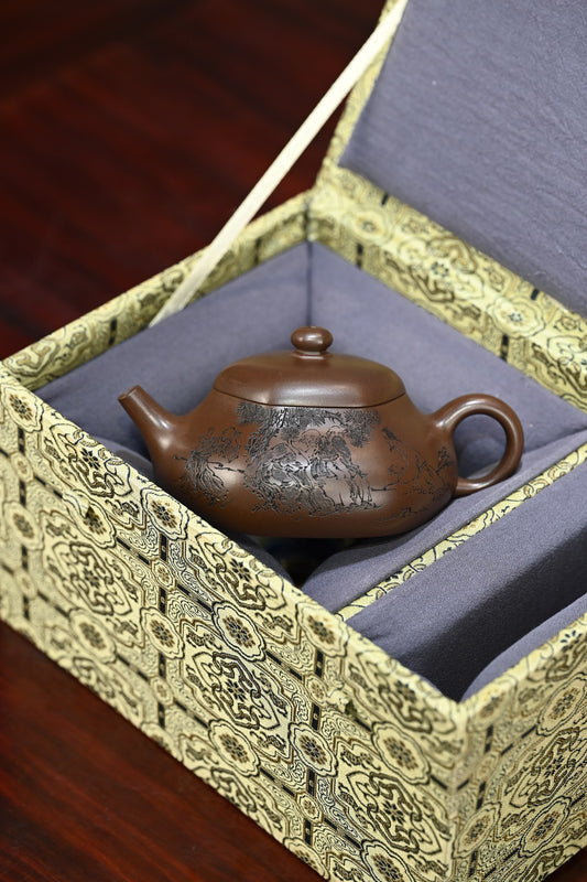 静乐六方·全手工(省大师桑黎兵刻绘+双证书)容量230cc/特级紫泥