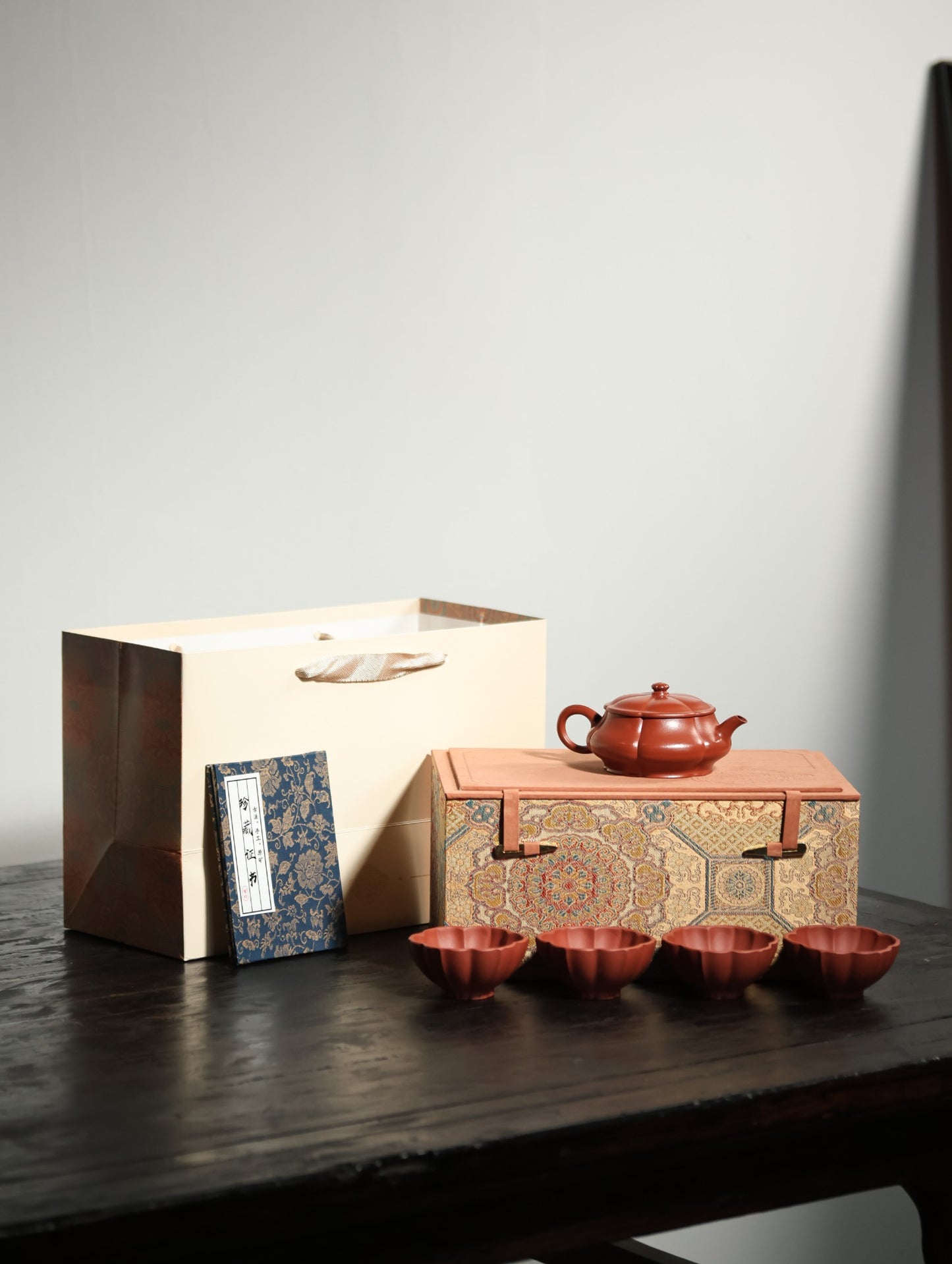 菱花明炉套组【全手工· 传统手制· 筋纹器 ·优质朱泥·180cc·14孔· 民间实力派 一壶四杯】