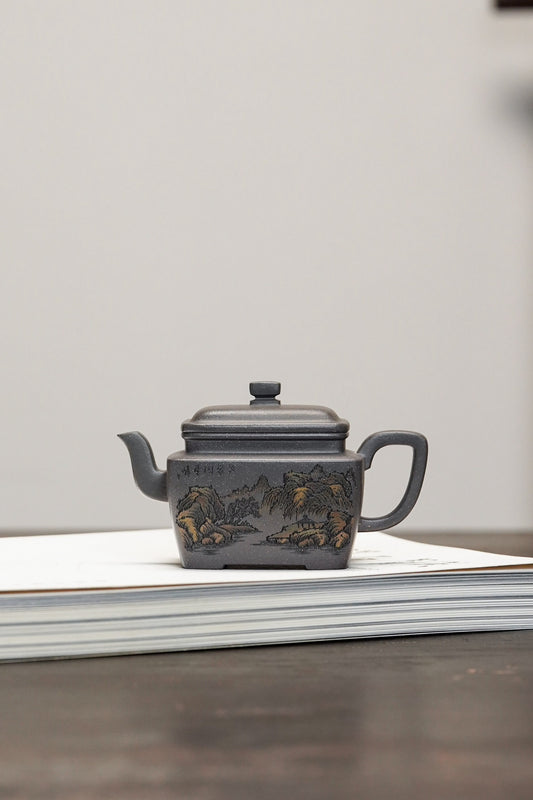 李峰大师 | 紫砂界特色彩刻开创艺术家精刻《小四方壶》原矿极品天青泥·180cc