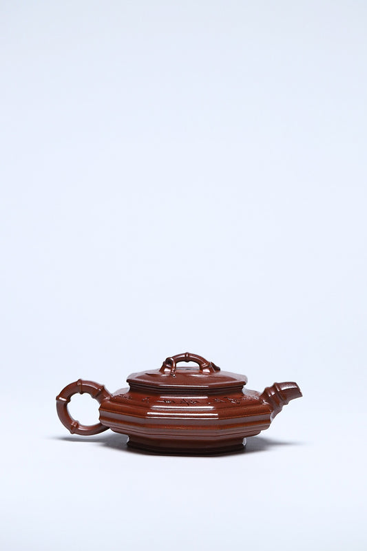 《八方竹鼓》 作者:李玮 正高级工艺美术师 徐悲鸿吴冠中画院特聘研究员 古龙窑胭脂红柴烧,200cc