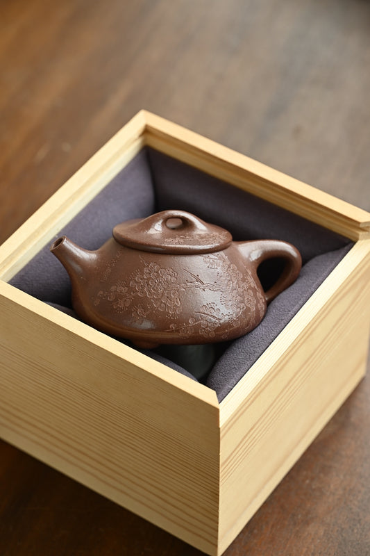 景舟石瓢·全手工 (双证书) /高工蒋锡坤作品 /清华美院教授李燕装饰/容量300cc/紫玉金砂