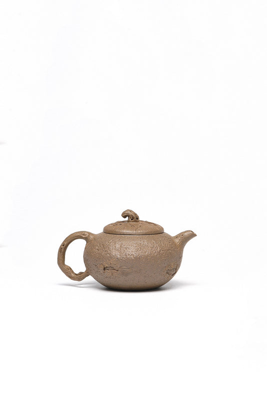 紫砂珍藏级精品|省大师吴培林高徒·王雅丽 制【隐龙供春壶】原矿黄金段柴烧·220cc工艺美术师 王雅丽