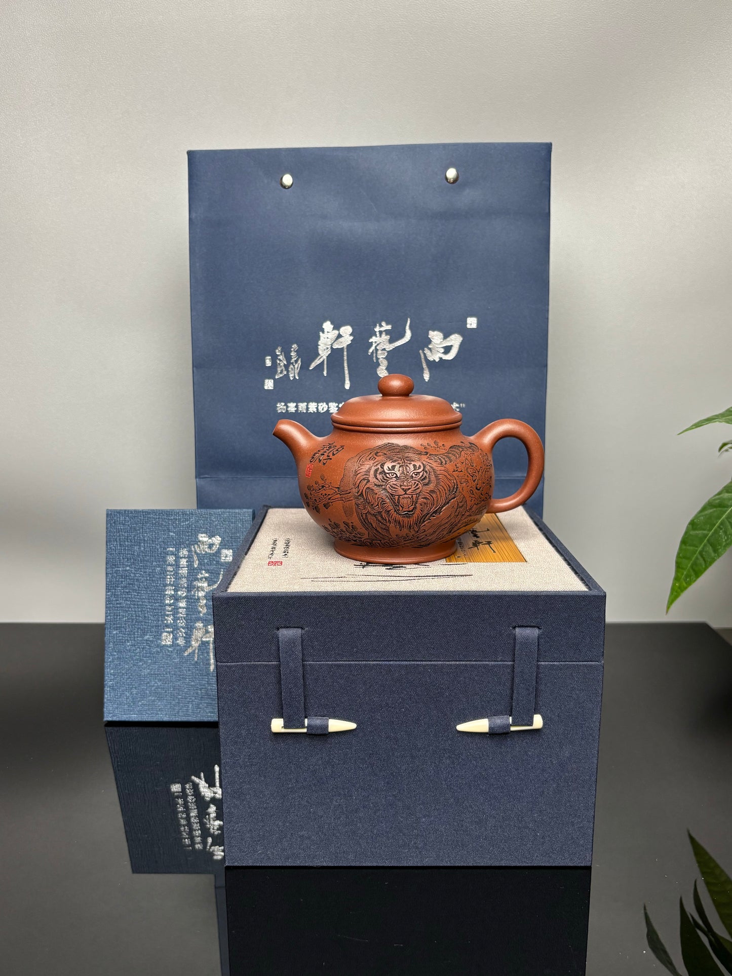 中华神刀·刻绘巅峰|杨喜雨大师顶流臻品《掇只壶》十二生肖虎 原矿优质底槽清·280cc