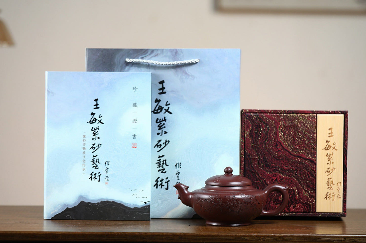 三公合作 正高佳作!! 《灵鹊兆喜》 王敏(正高级工艺美术师)