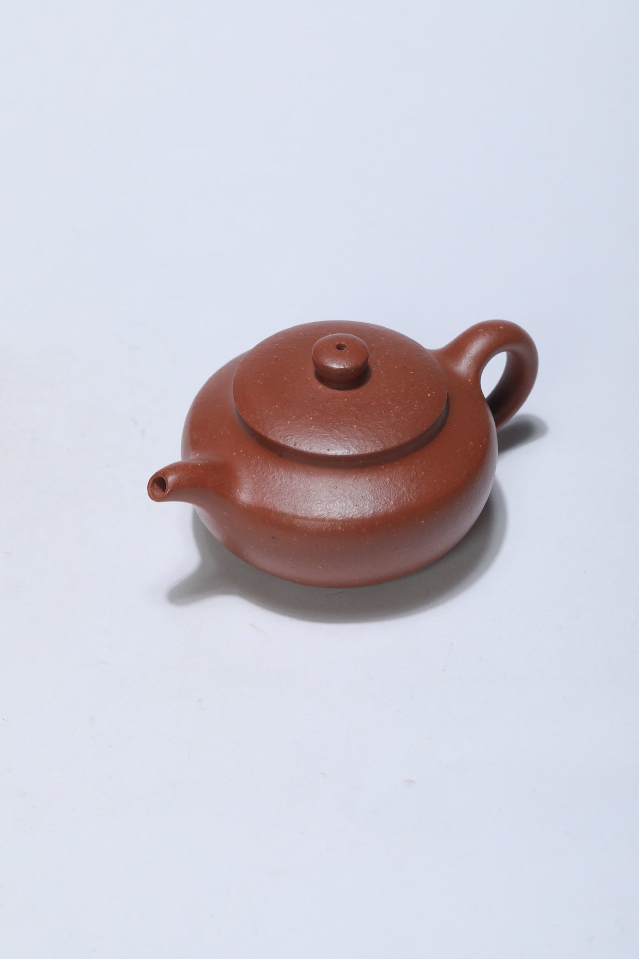 省大师吴培林高徒·王雅丽制【汉扁壶】世家传承·精工之作——泥料:原矿优质降坡泥·230cc