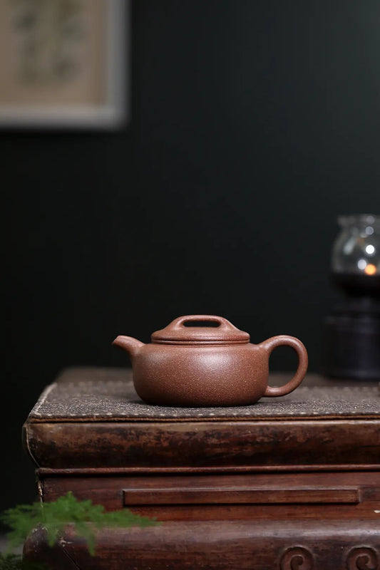 黄龙山原矿五彩段泥制作的过桥扁腹壶 容量为240cc 全手工定制