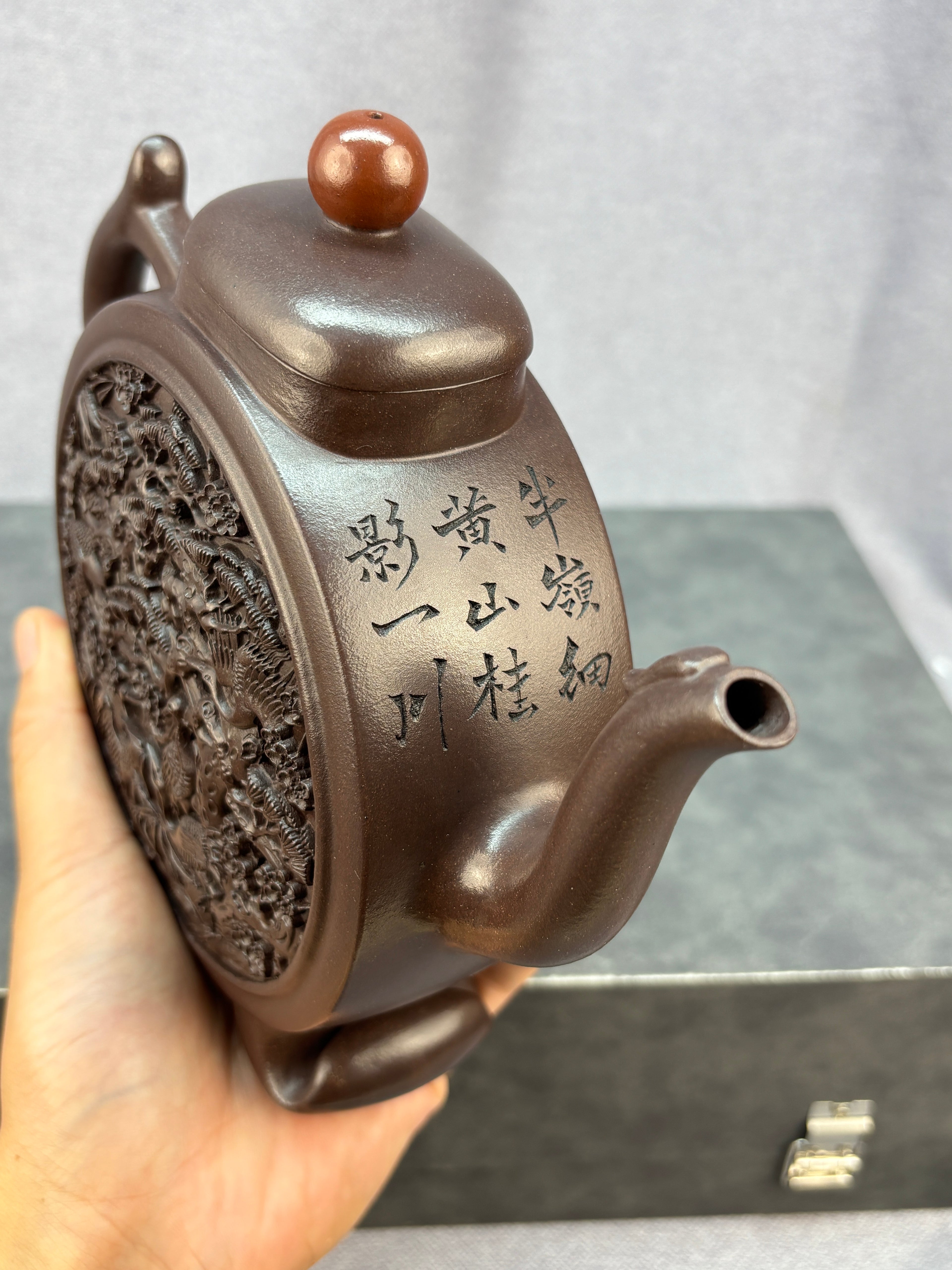 程辉大师特色佳作 中国陶瓷艺术终身成就奖·紫砂领军人物·程辉大师《松鹤同辉》原矿极品老紫泥·600cc
