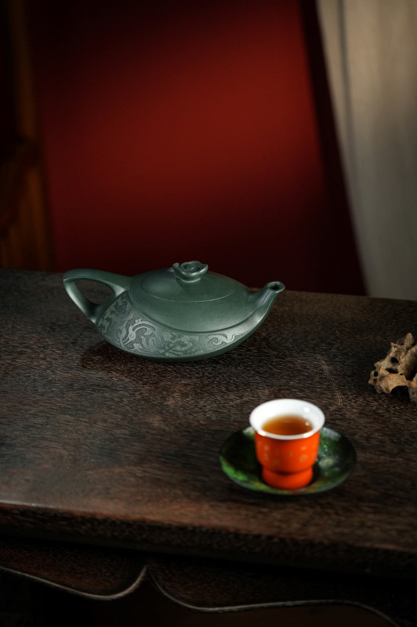 范大生嫡脉·江苏省大师范秀芳·紫砂臻品《青云志壶》传世收藏·礼赠双绝重器！  ——九龄君子兰 230cc（入册款代表作）