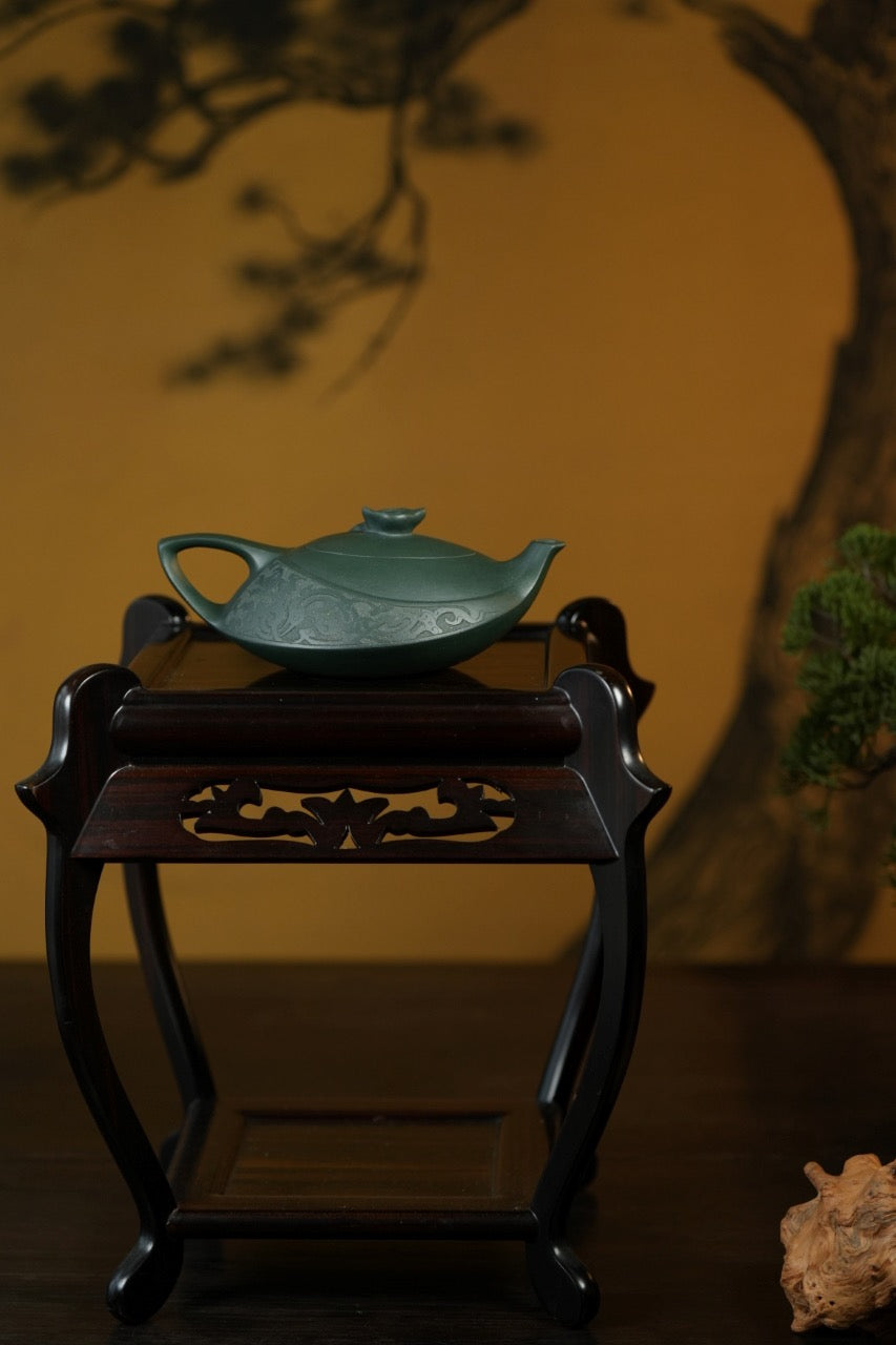 范大生嫡脉·江苏省大师范秀芳·紫砂臻品《青云志壶》传世收藏·礼赠双绝重器！  ——九龄君子兰 230cc（入册款代表作）