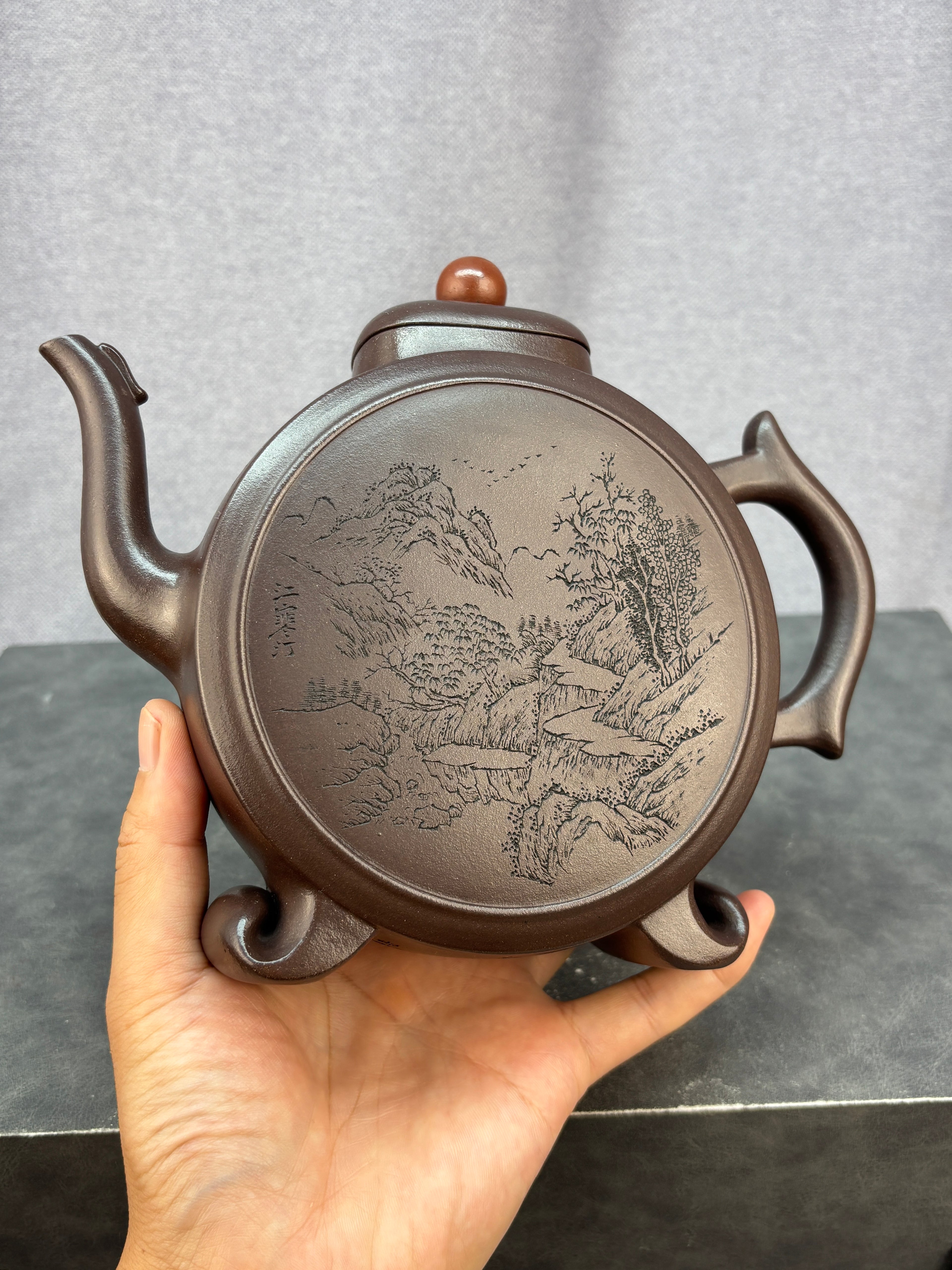 程辉大师特色佳作 中国陶瓷艺术终身成就奖·紫砂领军人物·程辉大师《松鹤同辉》原矿极品老紫泥·600cc
