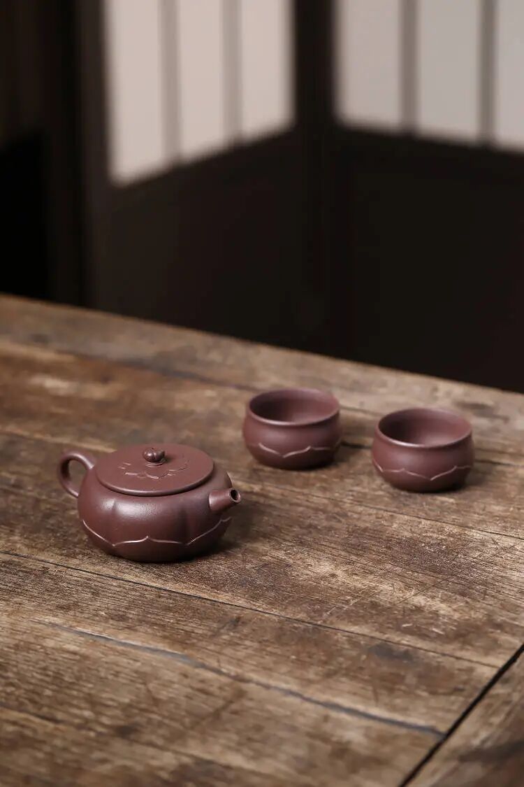 家藏黄龙山原矿老紫泥 容量 210cc 全手工制作 作者：实力派周亮