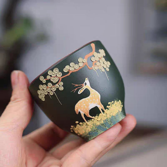 宜兴紫砂杯堆绘鹿寿松针小鹿主人杯紫泥双色粉浆墨绿泥茶杯150CC