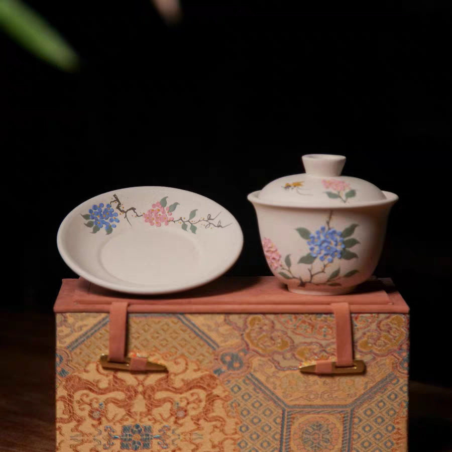 宜兴紫砂白段泥绘绣球花盖碗杯手绘复古茶盖碗中式容量180毫升