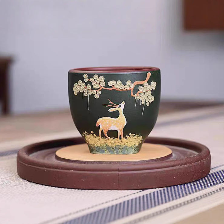 宜兴紫砂杯堆绘鹿寿松针小鹿主人杯紫泥双色粉浆墨绿泥茶杯150CC