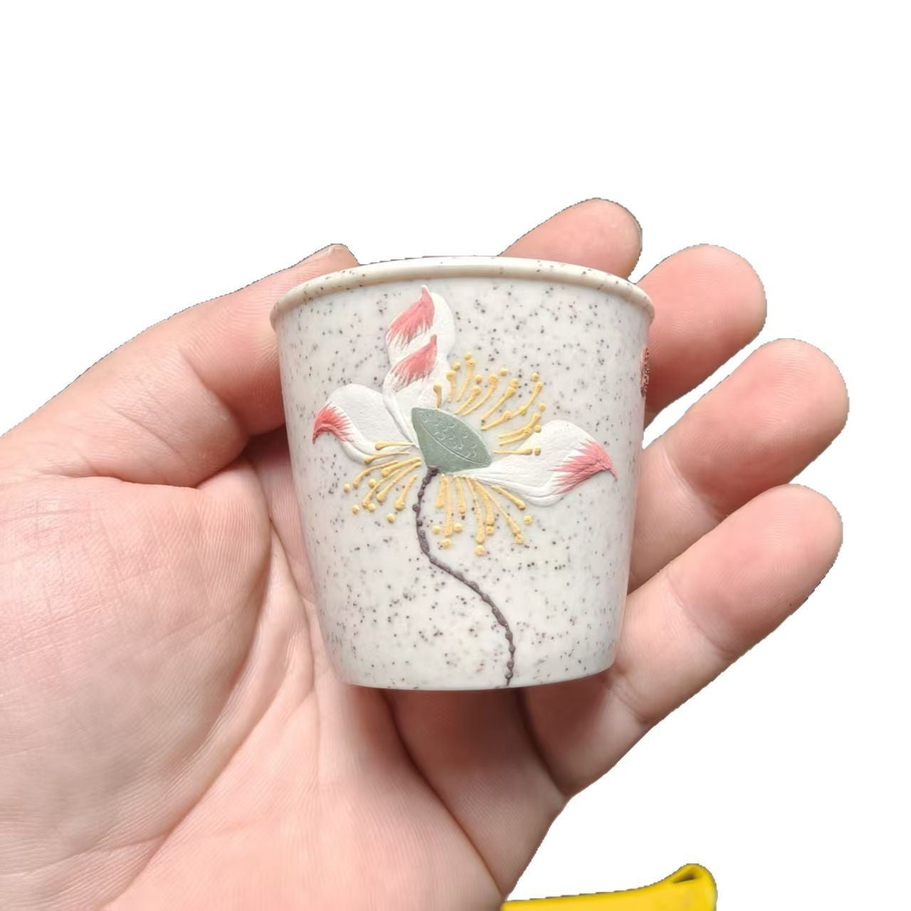 宜兴紫砂主人杯全手工堆绘荷花杯原矿高纯度石黄茶杯小口杯50毫升
