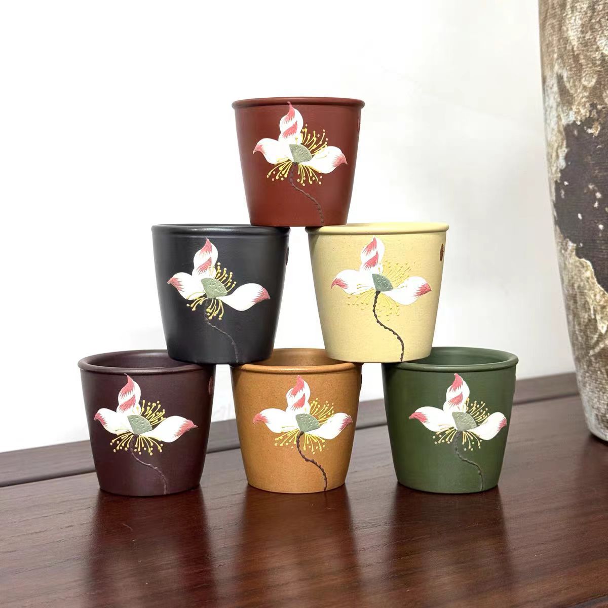 宜兴紫砂主人杯全手工堆绘荷花杯原矿高纯度石黄茶杯小口杯50毫升