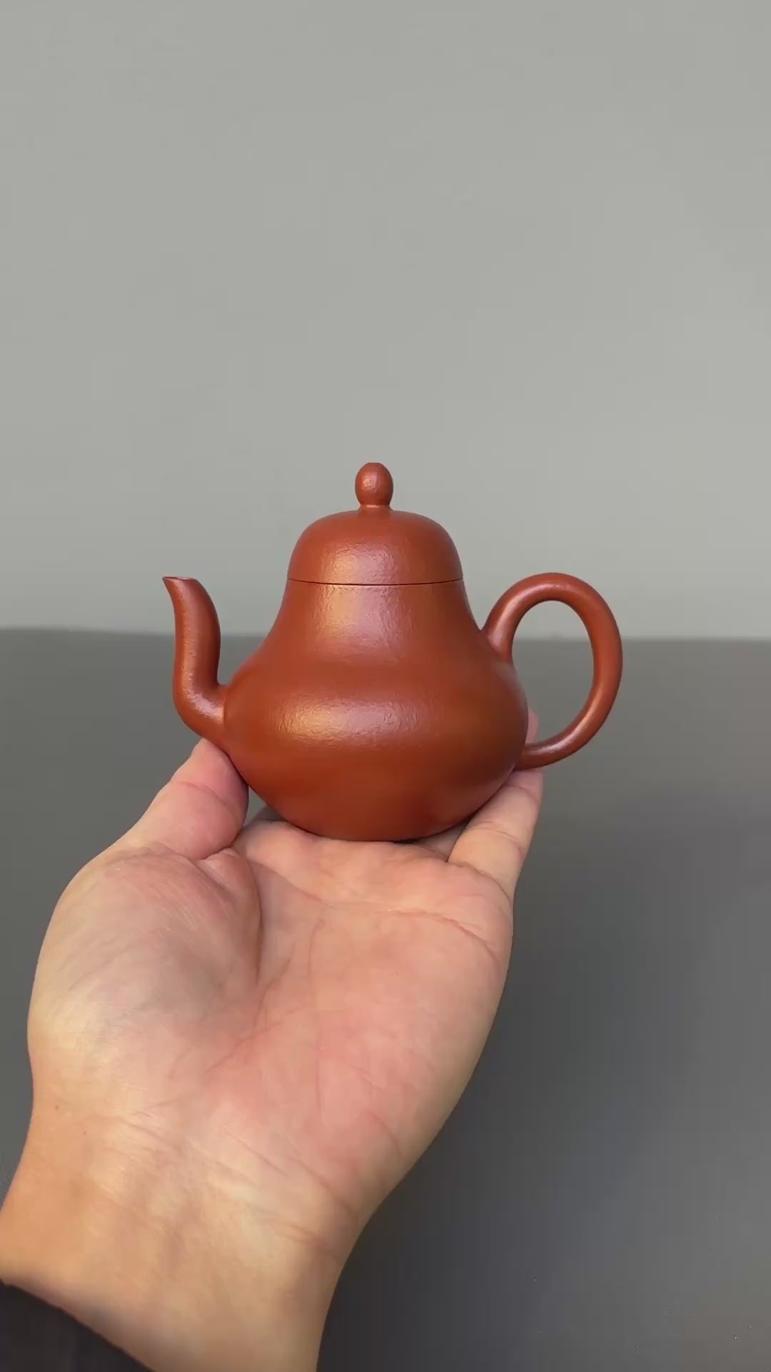 省大师邱爽制【思婷】原矿极品粗砂朱泥·150cc 光素小品 潜力无限·极具收藏价值重器