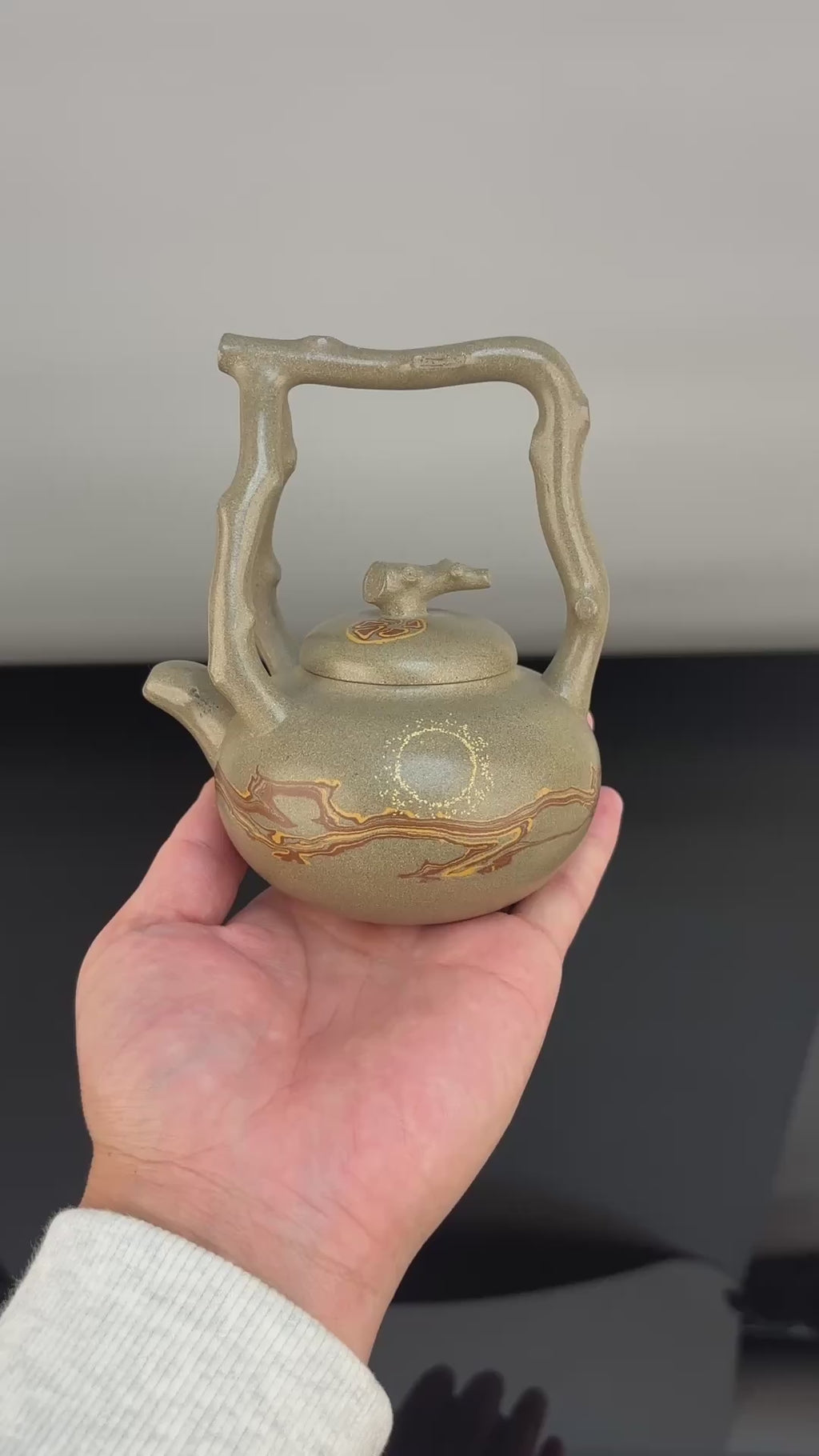范泽锋嫡传·省大师邱爽紫砂潜力重器【东坡提梁壶】原矿极品蟹壳青段泥·250cc - ZishaTeapotChina