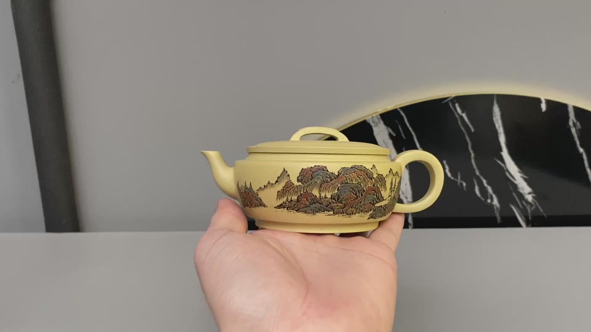 紫砂界彩刻山水标杆·李峰大师｜恭王府馆藏臻品《汉瓦壶》原矿优质本山绿泥·160cc
