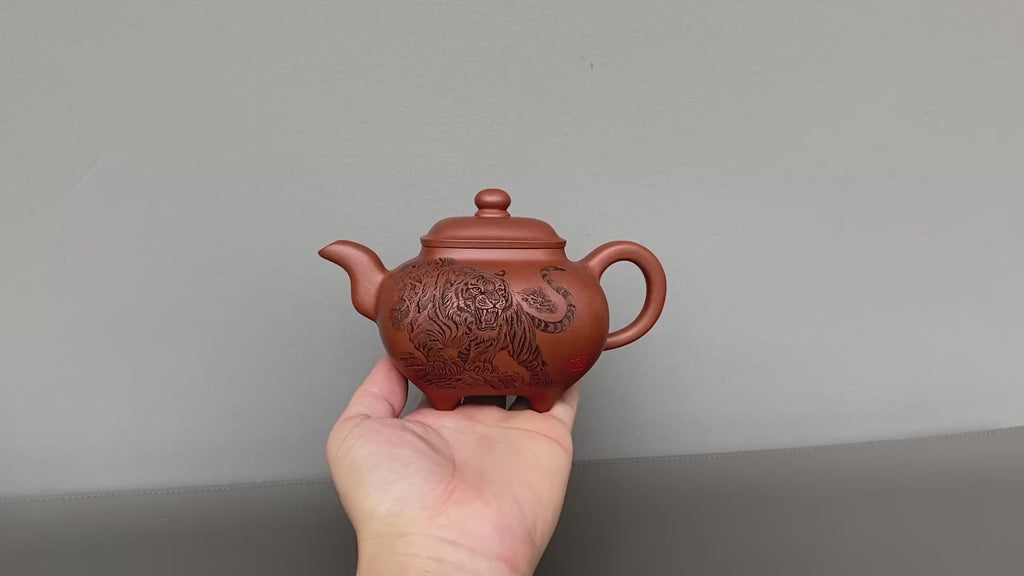中华神刀·刻绘巅峰｜杨喜雨大师顶流臻品《传炉壶》原矿优质底槽清·410cc 紫砂刻绘全能艺术名家·杨喜雨 亲工