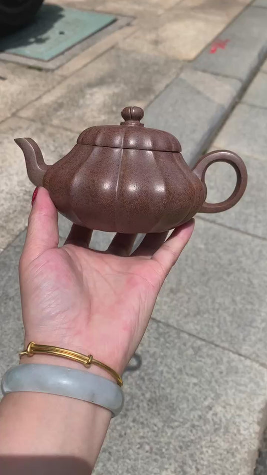 国工鉴藏【锦纹君德】刘老师家藏稀有天星泥 ——容量280cc 作者：刘惠萍（工艺美术师）