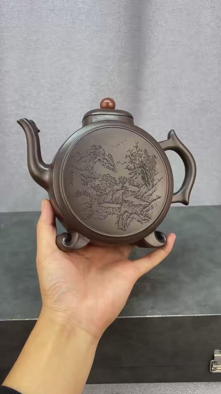 程辉大师特色佳作 中国陶瓷艺术终身成就奖·紫砂领军人物·程辉大师《松鹤同辉》原矿极品老紫泥·600cc