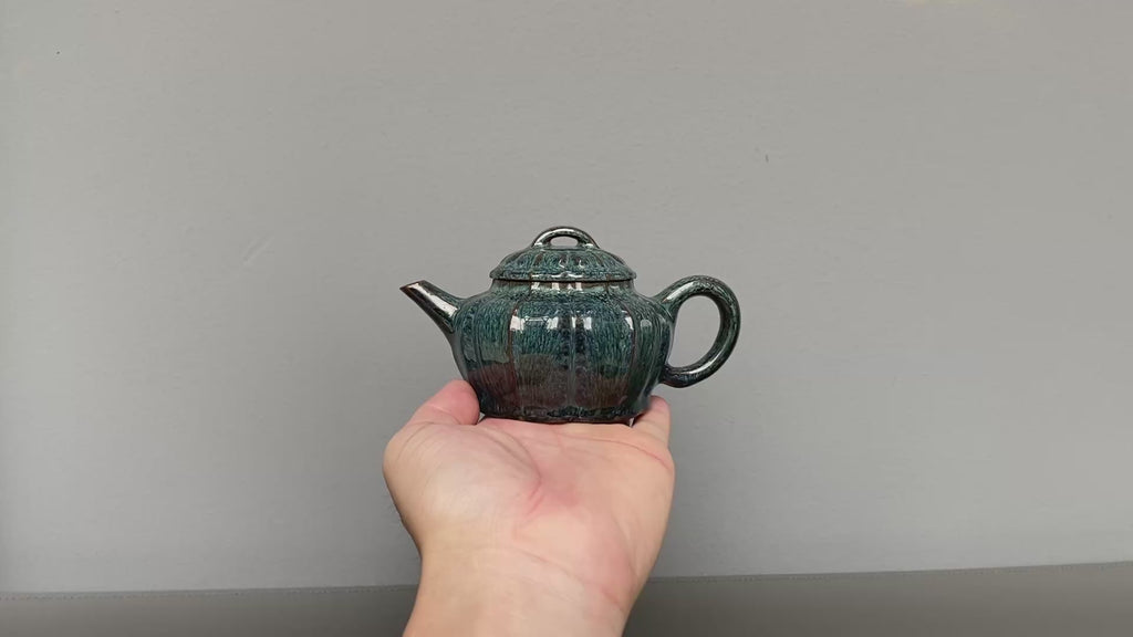 蒋蓉之女 传世花器｜蒋艺华·非遗紫砂顶流重器《筋纹水平壶》原矿优质老紫泥·180cc（天目釉装饰）
