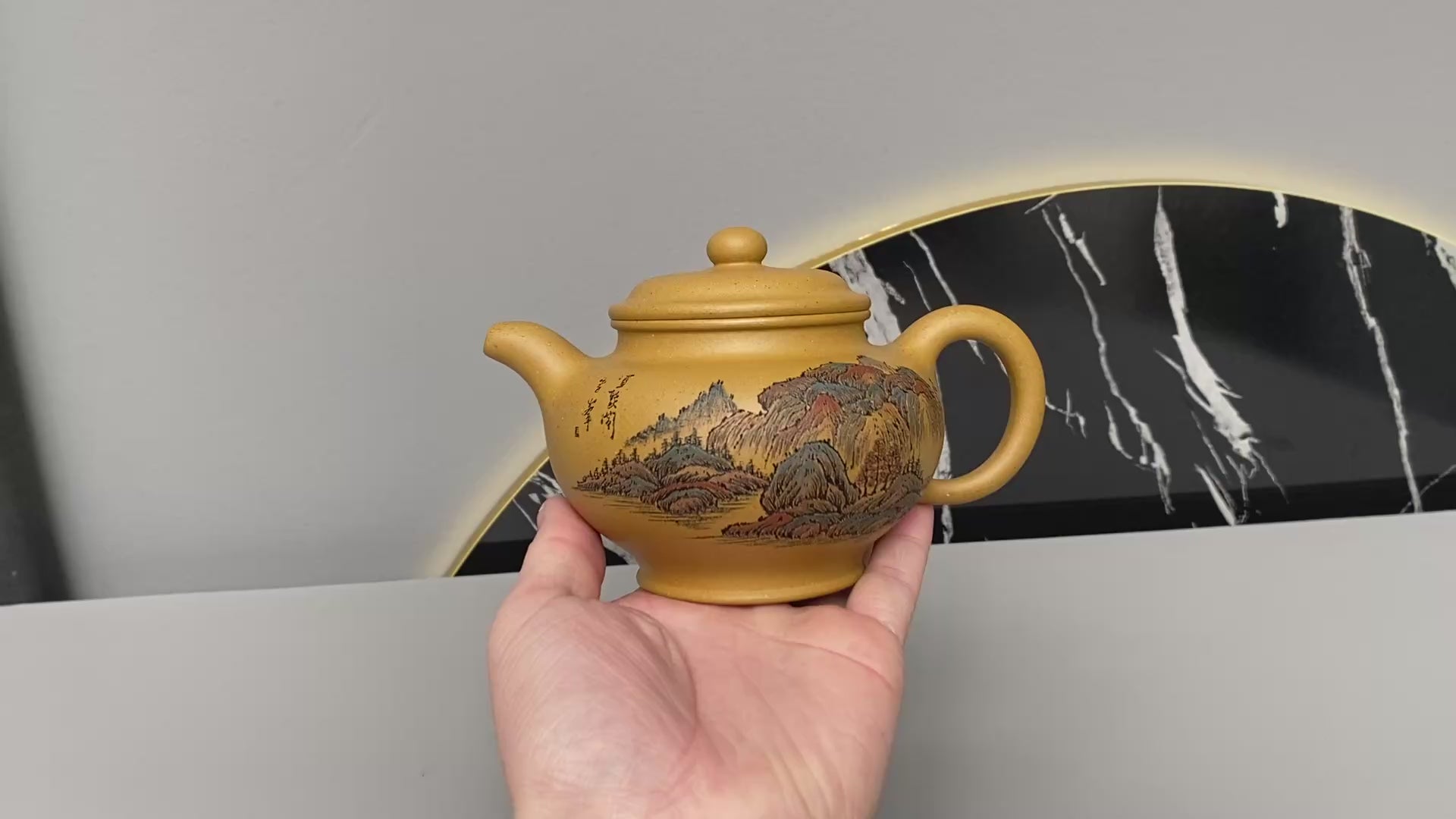 紫砂界彩刻山水标杆·李峰大师｜恭王府馆藏臻品《掇只壶》原矿优质黄金段·320cc